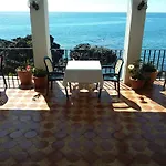 Orpheus Otel 2*